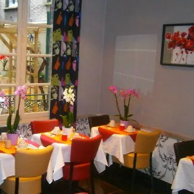 Charma Hotel Paryż 2*,